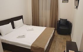 5 Rooms Mini-Hotel & Tours